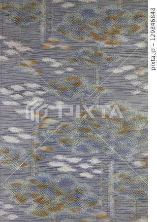 紬の着物生地 129846848