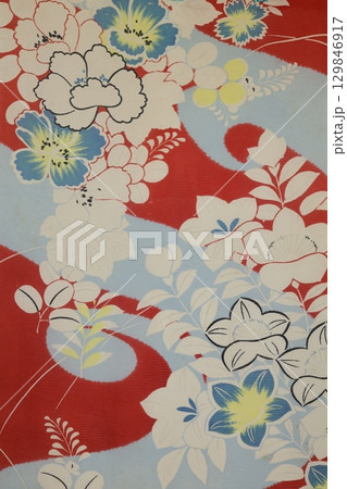 アンティークの着物生地 アンティークの着物生地 129846917