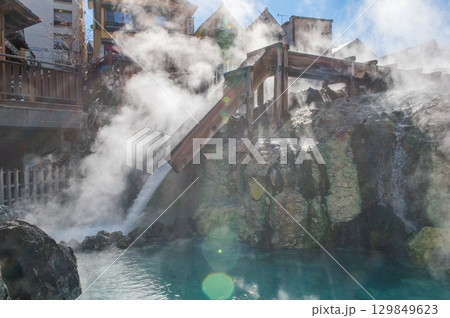 草津温泉の象徴-湯畑の風景 草津温泉の象徴-湯畑の風景 129849623