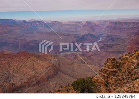 絶景グランドキャニオン-壮大な夕景 絶景グランドキャニオン-壮大な夕景 129849764