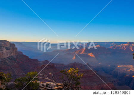 絶景グランドキャニオン-壮大な夕景 絶景グランドキャニオン-壮大な夕景 129849805