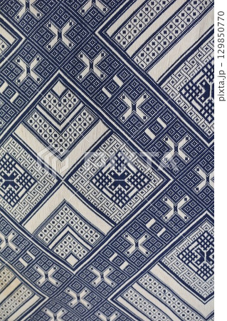 アンティークのこぎん刺し帯地 129850770