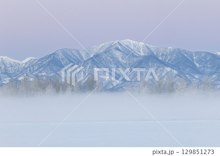 気嵐と日高山脈 129851273