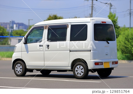 白い軽自動車　イメージ 129851764