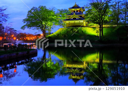 春の高田城三重櫓（ライトアップ・高田城址・上越市） 129851910