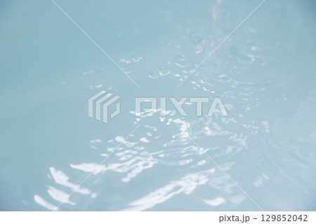 お風呂 湯船 お湯 お風呂 湯船 お湯 129852042