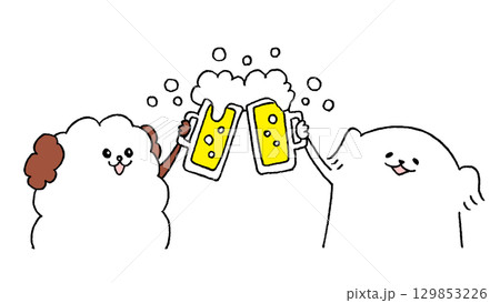 ビールで乾杯する犬たち 129853226