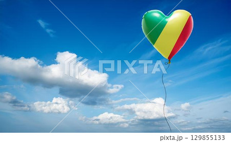 コンゴ共和国の国旗のハート型の風船と青空 129855133