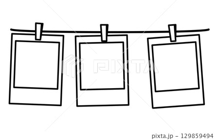 紐に吊るされた3枚の写真 129859494