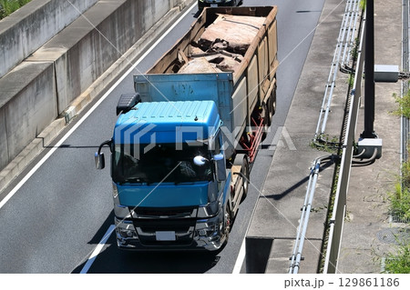 スクラップ運搬車 イメージ スクラップ運搬車 イメージ 129861186