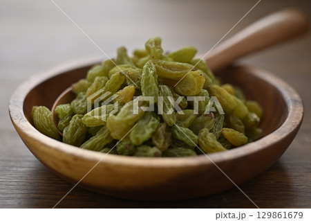 グリーンレーズン 129861679