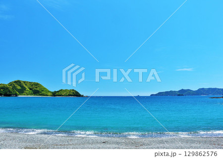 三重県 青空の豊浦海岸 三重県 青空の豊浦海岸 129862576