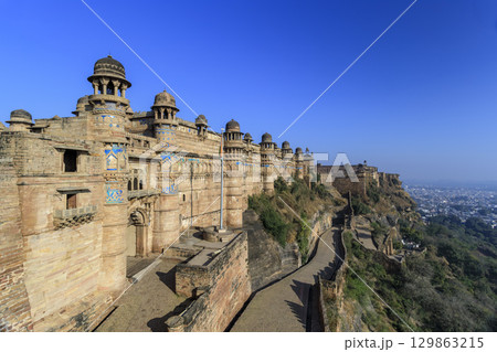 グワーリヤル城塞のマーン・マンディル宮殿 129863215