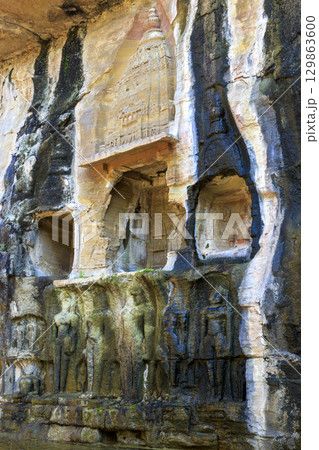 グワリオール城塞内のシッダハル洞窟 グワリオール城塞内のシッダハル洞窟 129863600