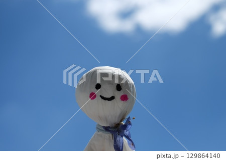 手作りてるてる坊主 129864140