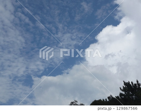 稲毛海岸で見た青い空と白い雲 稲毛海岸で見た青い空と白い雲 129867566