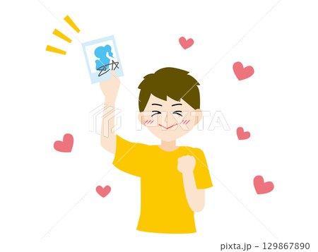 チェキをゲットしてハッピーな男性のイラスト、カラー 129867890