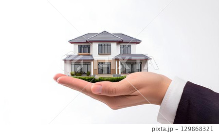 hand with house 129868321