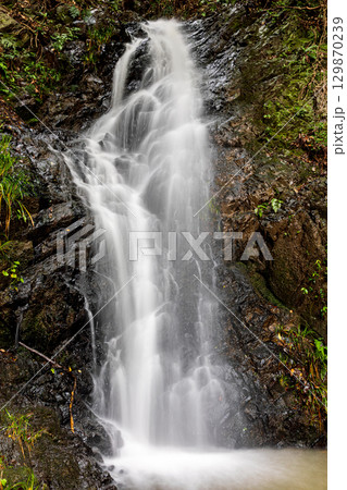 静岡県周智郡森町鍛治島　山里の風景 129870239