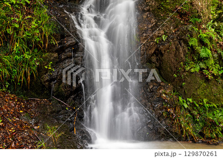 静岡県周智郡森町鍛治島　山里の風景 129870261