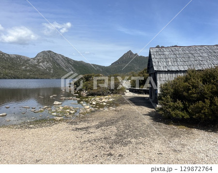 オーストラリア・タスマニア・クレイドルマウンテン国立公園・ダヴ湖 129872764