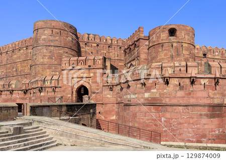 アーグラ城塞のアマルシン門 129874009