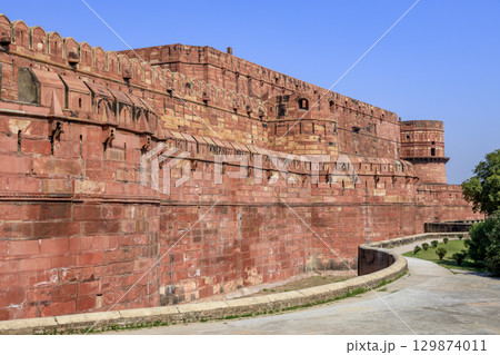 アーグラ城塞の城壁 129874011