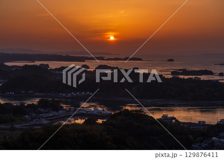 《熊本県》天草松島の夕暮れ・高舞登山の眺望 129876411