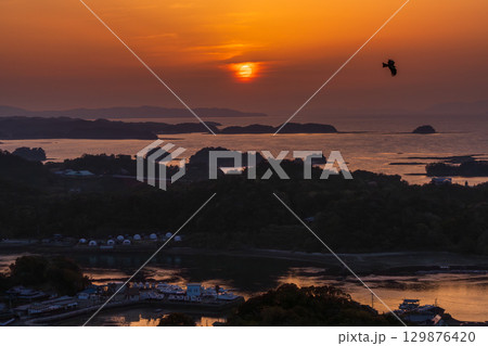 《熊本県》天草松島の夕暮れ・高舞登山の眺望 《熊本県》天草松島の夕暮れ・高舞登山の眺望 129876420