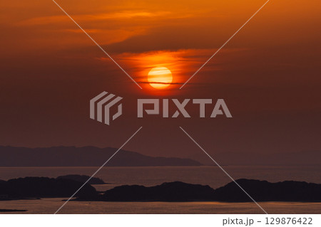 《熊本県》天草松島の夕暮れ・高舞登山の眺望 129876422