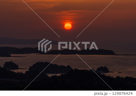 《熊本県》天草松島の夕暮れ・高舞登山の眺望 129876424