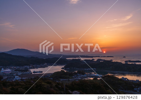 《熊本県》天草松島の夕暮れ・高舞登山の眺望 129876428