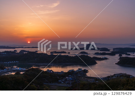 《熊本県》天草松島の夕暮れ・高舞登山の眺望 《熊本県》天草松島の夕暮れ・高舞登山の眺望 129876429