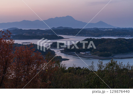 《熊本県》天草松島の夕暮れ・高舞登山の眺望 129876440