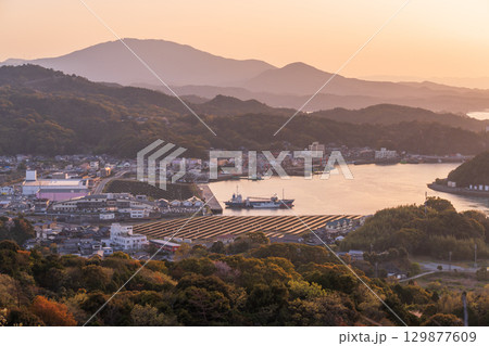 《熊本県》天草松島の夕暮れ・高舞登山の眺望 129877609
