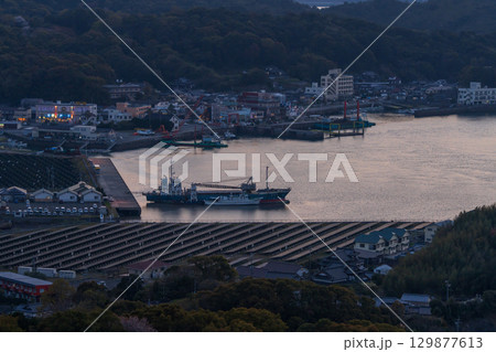《熊本県》天草松島の夕暮れ・高舞登山の眺望 129877613