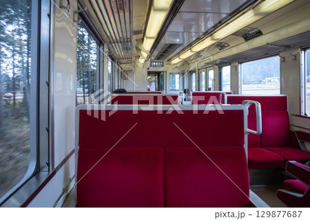 東武鉄道6050系 普通東武日光行き車内 東武鉄道6050系 普通東武日光行き車内 129877687