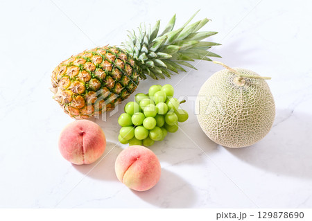 色々な夏のフルーツ 129878690