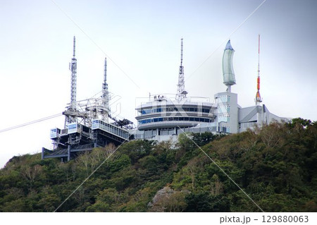 函館市の発祥の地【函館西部地区】を麓に… 函館市内を一望に眺められる函館山・展望台 129880063