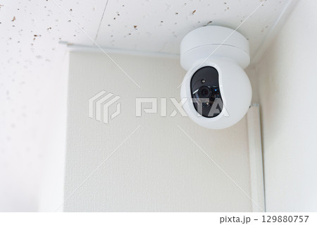 天井設置の防犯カメラ 天井設置の防犯カメラ 129880757