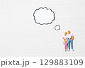 夫婦がさまざまなことを考えるイメージ 129883109