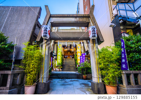 日本の東京都市景観 新橋・烏森神社などを望む 129885155