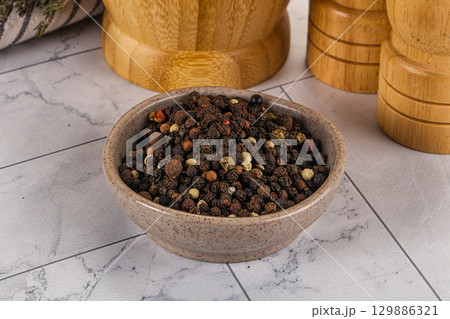 Pepper corn mix in the bowl Pepper corn mix in the bowl 129886321
