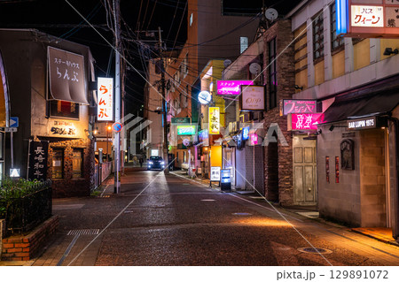 《長崎県》佐世保の飲み屋街・夜の歓楽街 《長崎県》佐世保の飲み屋街・夜の歓楽街 129891072