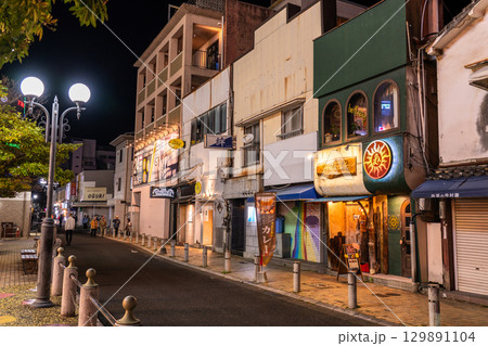 《長崎県》佐世保の飲み屋街・夜の歓楽街 《長崎県》佐世保の飲み屋街・夜の歓楽街 129891104