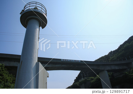 愛媛県愛南町 北口防波堤灯台と船越運河 愛媛県愛南町 北口防波堤灯台と船越運河 129891717
