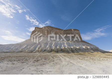 ボスジラの景観～カザフスタン・ウスチュルト台地 / Bozzhira, Kazakhstan 129893445