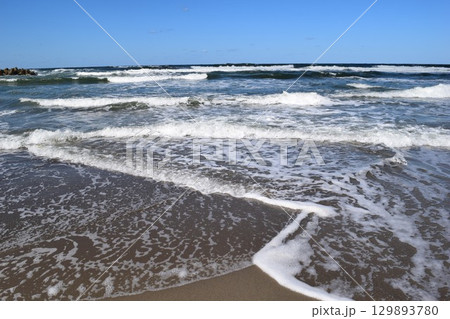 庄内浜の荒波 日本海 庄内浜の荒波 日本海 129893780