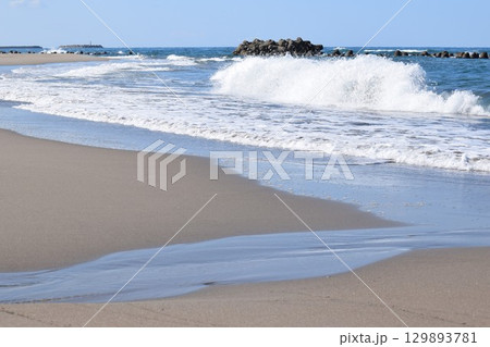 庄内浜の荒波 日本海 129893781