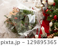 クリスマスリース 129895365